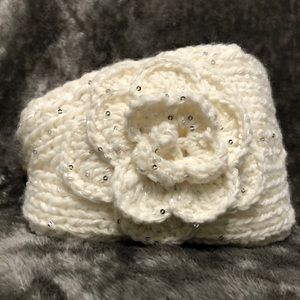 So cute headband for winter. Bought from a boutique and never worn.